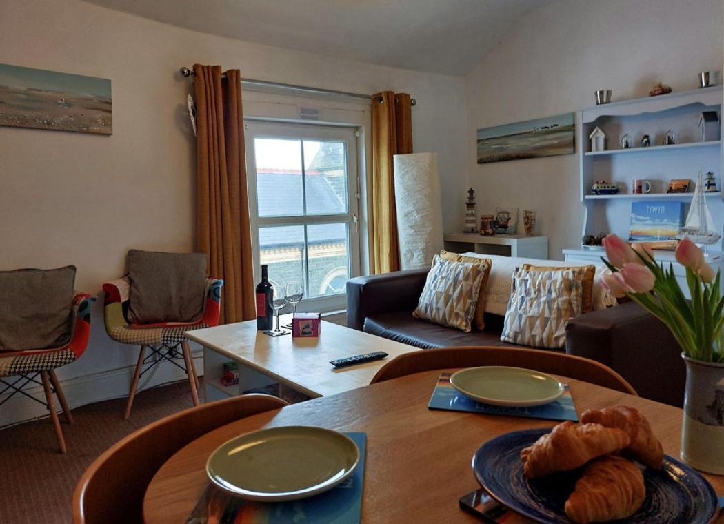 Salt Marsh Apartment Tywyn Eksteriør billede